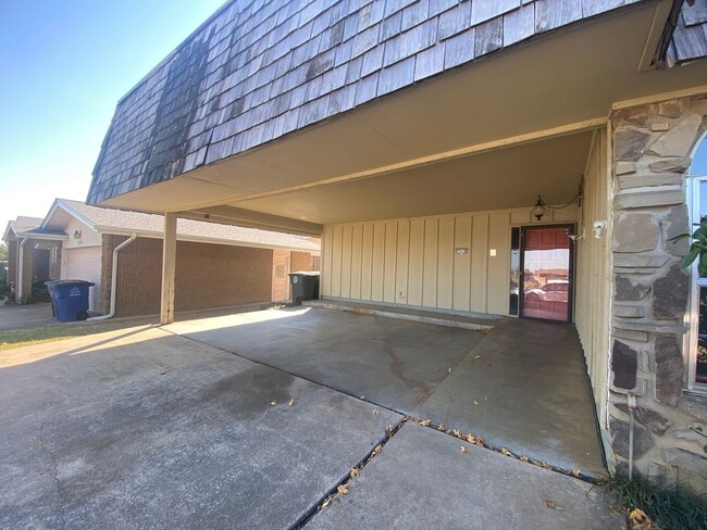 5518 E 61st Pl in Tulsa, OK - Foto de edificio - Building Photo