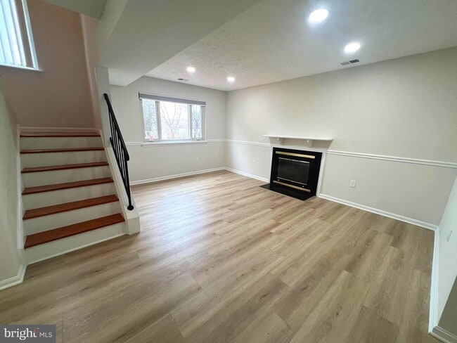 property at 13314 Hollinger Ave