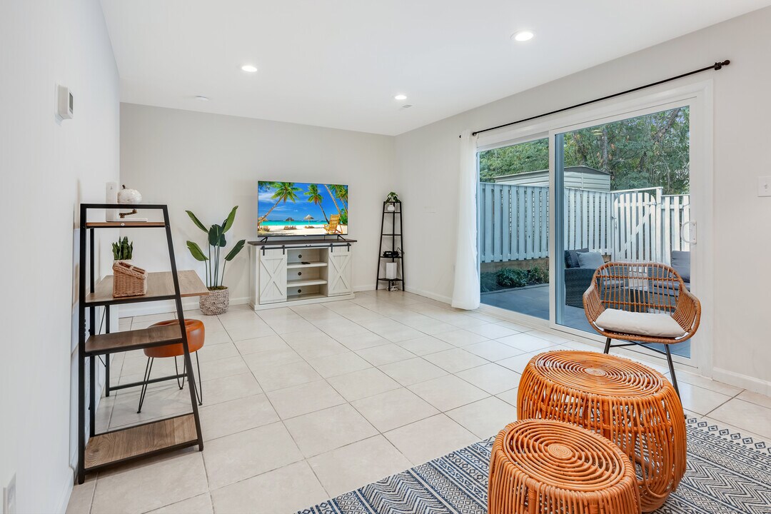 428 Reneau Way in Herndon, VA - Building Photo