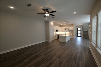 2151 Creekside Breeze Dr in Missouri City, TX - Building Photo - Building Photo