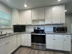 304 N Oak St in McKinney, TX - Building Photo