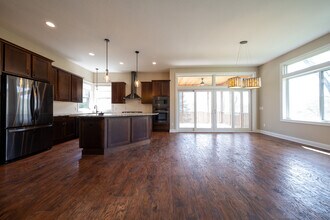 9352 Wilderness Cove in Eden Prairie, MN - Building Photo - Building Photo