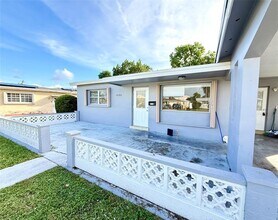 4190 NW 45th St in Lauderdale Lakes, FL - Building Photo - Building Photo