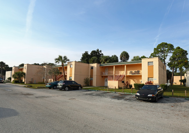 Town & Country in Tampa, FL - Building Photo - Building Photo