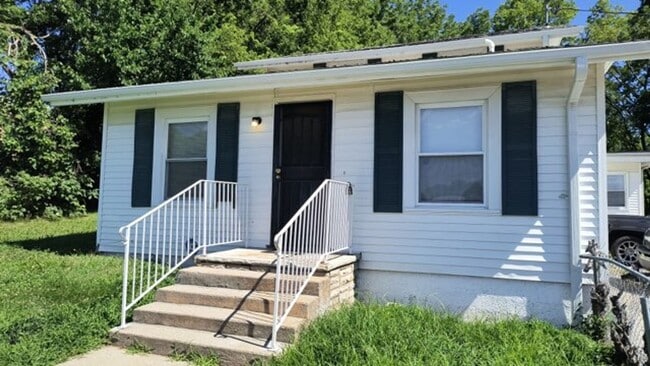 property at 5918 Leavenworth Rd