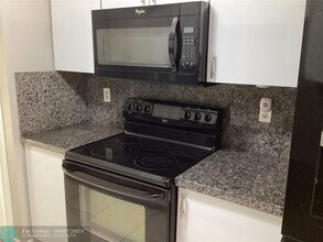 11674 NW 20th Dr in Coral Springs, FL - Building Photo - Building Photo