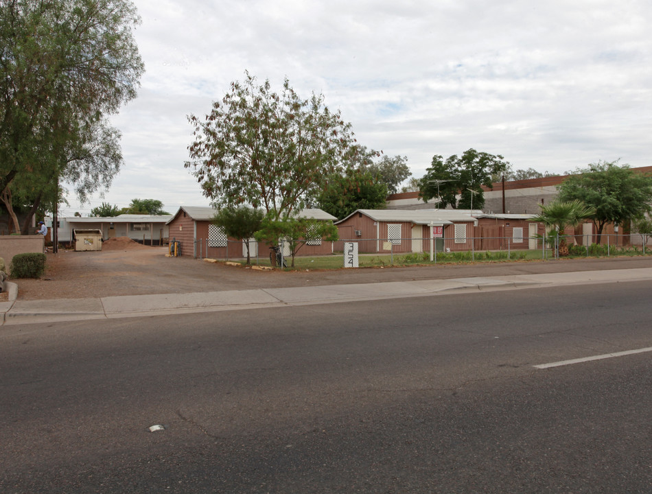 Rausch in Chandler, AZ - Building Photo