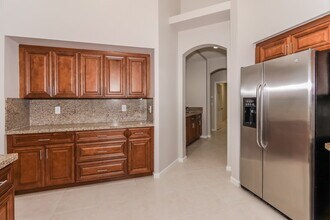 2560 Jardin Manor in Weston, FL - Building Photo - Building Photo