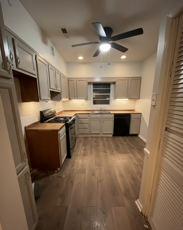 property at 12 4th Ave SW