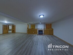 16740 N Manor Rd in Eden Prairie, MN - Building Photo - Building Photo