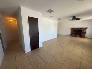 5750 Hall Ln in Twentynine Palms, CA - Building Photo - Building Photo