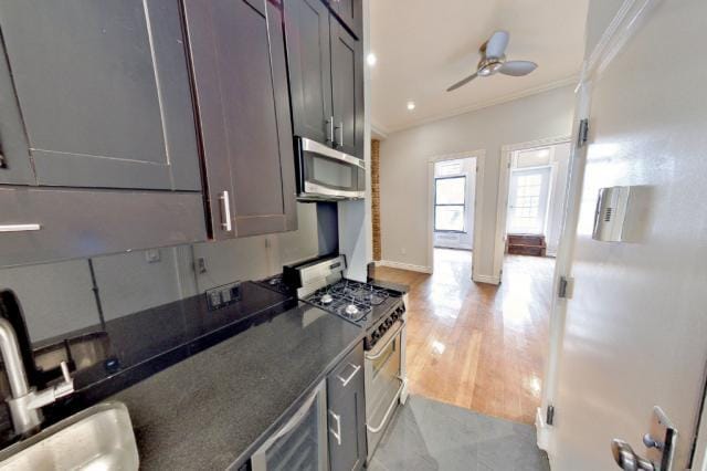 property at 424 W 51st St