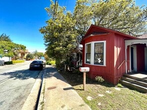 307 5th St in Pacific Grove, CA - Building Photo - Building Photo