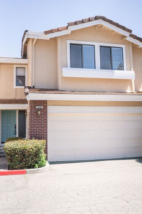 7894 Gate Way in Dublin, CA - Building Photo