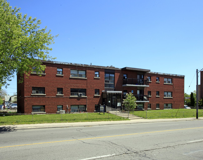 1075 Victoria Park Ave in Toronto, ON - Building Photo - Primary Photo