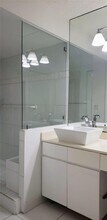 331 Lakeview Dr, Unit 206 in Weston, FL - Building Photo - Building Photo
