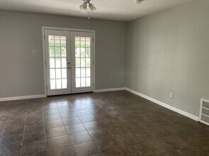 10715 Segrest Dr in Houston, TX - Building Photo - Building Photo