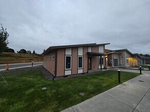 3005 Nellie Wy in Fortuna, CA - Building Photo - Building Photo