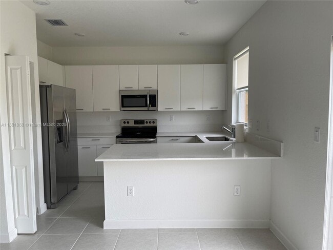 12178 NW 24th Pl in Miami, FL - Building Photo - Building Photo