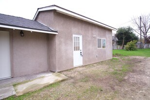 1663 Gene Rd in Ceres, CA - Building Photo