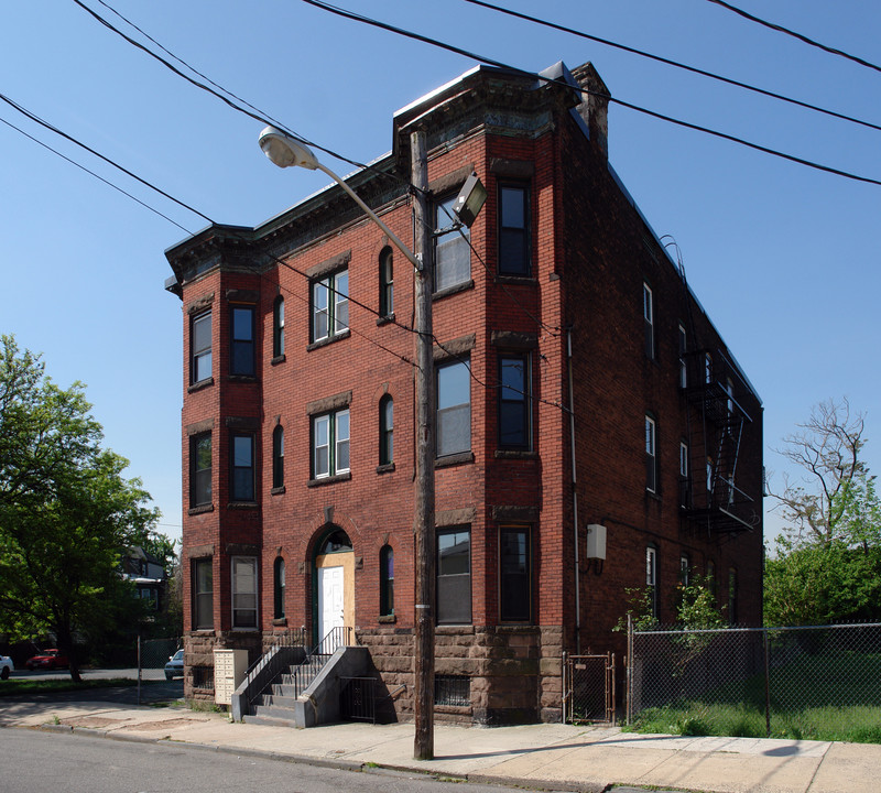 56-58 Astor St in Newark, NJ - Building Photo