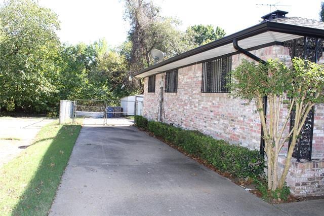 2730 King Cole Dr in Dallas, TX - Foto de edificio - Building Photo