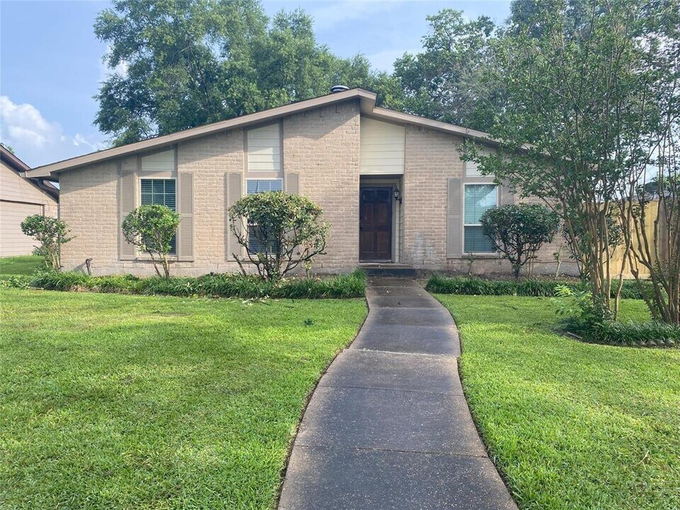 14442 Kemrock Dr Photo