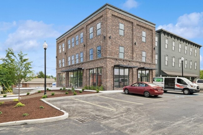 153 Greenwich Ave in Goshen, NY - Building Photo - Building Photo