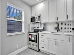 951 SW 30th St in Fort Lauderdale, FL - Building Photo - Building Photo