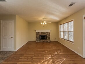 865 Simon Ive Dr in Lawrenceville, GA - Foto de edificio - Building Photo