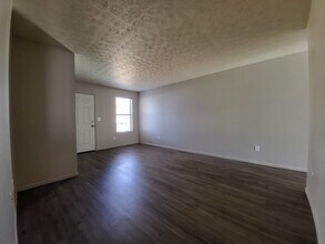 3803 Zephyr Pl, Unit 3803 in Columbus, OH - Foto de edificio - Building Photo