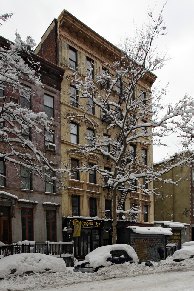 110-112 St Marks Pl in New York, NY - Foto de edificio - Building Photo