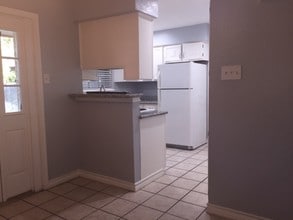 4821 Westside Ln in Laredo, TX - Foto de edificio - Building Photo