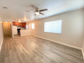 53 W 18th St in Merced, CA - Building Photo - Building Photo