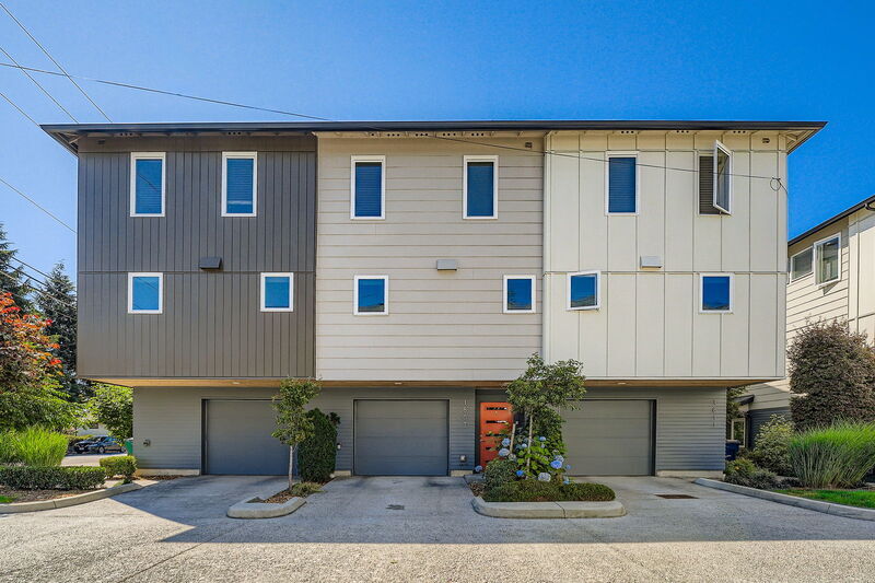 1811 SW 96th Ln in Seattle, WA - Building Photo