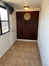 217 Hillcrest Rd in Bridgeport, CT - Building Photo - Building Photo