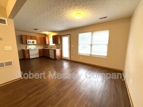 7127 Black Mountain Dr in Louisville, KY - Building Photo - Building Photo