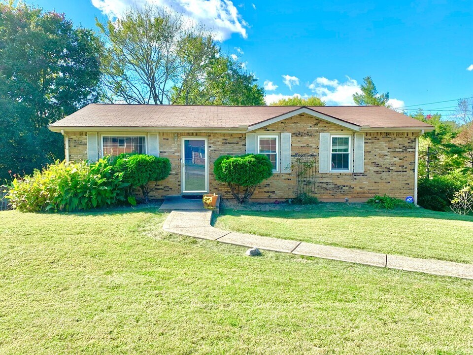 2707 Dove Ct in Clarksville, TN - Building Photo