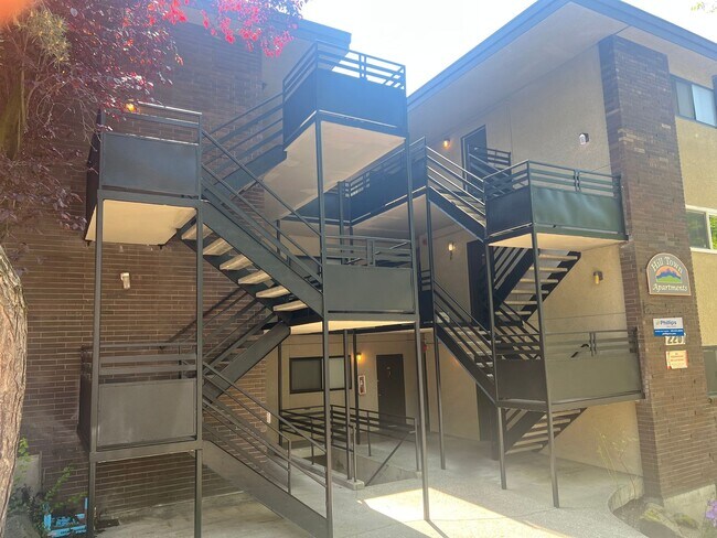 2201 South Main St in Seattle, WA - Building Photo - Building Photo
