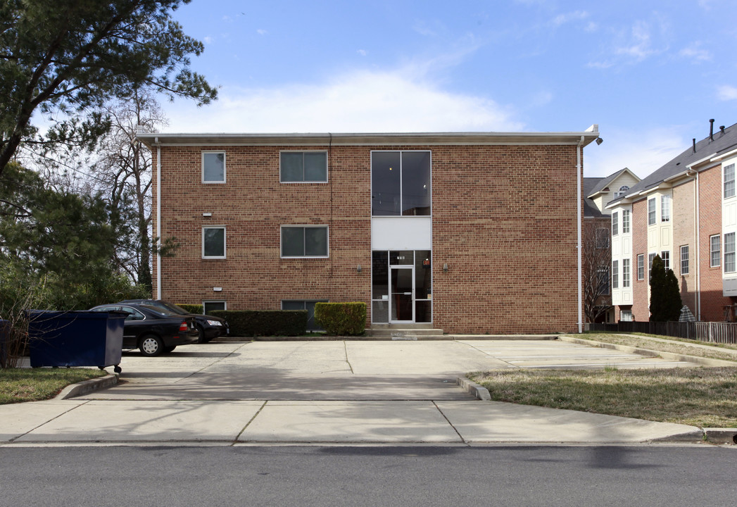 738 N Wakefield St in Arlington, VA - Building Photo