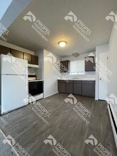 5702 Howe Rd in Wayne, MI - Building Photo - Building Photo