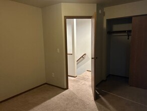 2801 Cowles St in Fairbanks, AK - Building Photo - Building Photo
