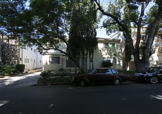 1211 N Flores St in West Hollywood, CA - Building Photo - Building Photo