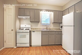 3006 Woodcliff Ln SE in Grand Rapids, MI - Building Photo - Building Photo