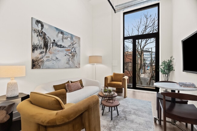 813 W Evergreen Ave in Chicago, IL - Building Photo - Building Photo