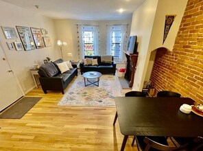 36 Symphony Rd, Unit 1A in Boston, MA - Building Photo - Building Photo