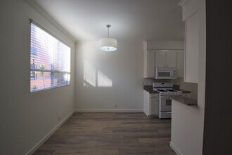 11107 La Maida St in Los Angeles, CA - Building Photo - Building Photo