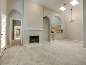 8421 Gateway Dr in Plano, TX - Building Photo - Building Photo