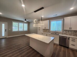 2112 Lentz Rd in Pasco, WA - Building Photo - Building Photo