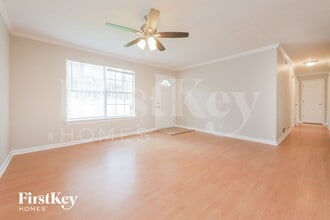 671 Rocky Point Rd in Covington, GA - Foto de edificio - Building Photo